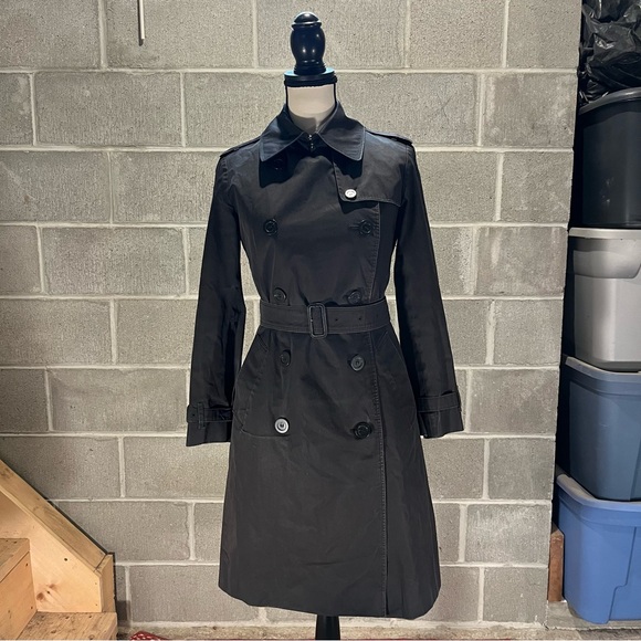 Burberry Irene trench coat. - Picture 3 of 15